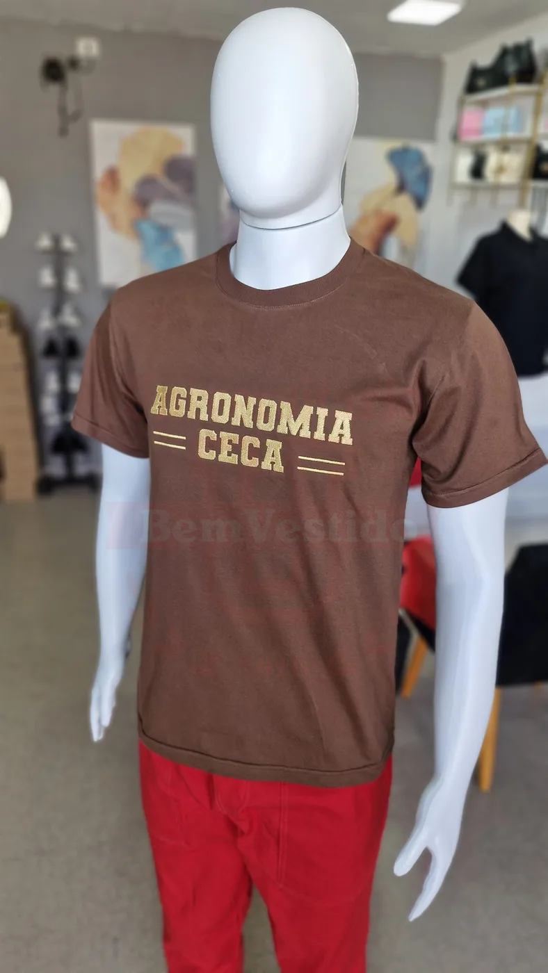 Camiseta marrom Agronomia CECA UFAL — bordado dourado